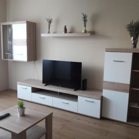 Studio+19 Apartman Kazincbarcika Esterno foto