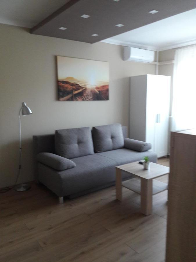 Studio+19 Apartman Kazincbarcika Esterno foto