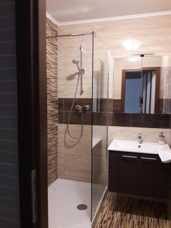 Studio+19 Apartman Kazincbarcika Esterno foto